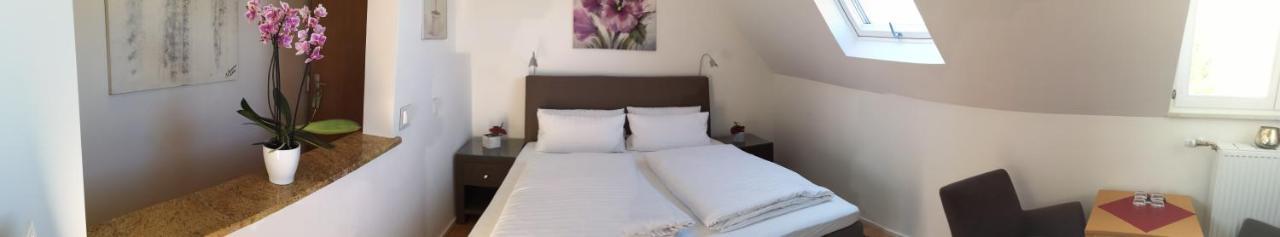 Tuniberg Restaurant Hotel Freiburg im Breisgau Kültér fotó
